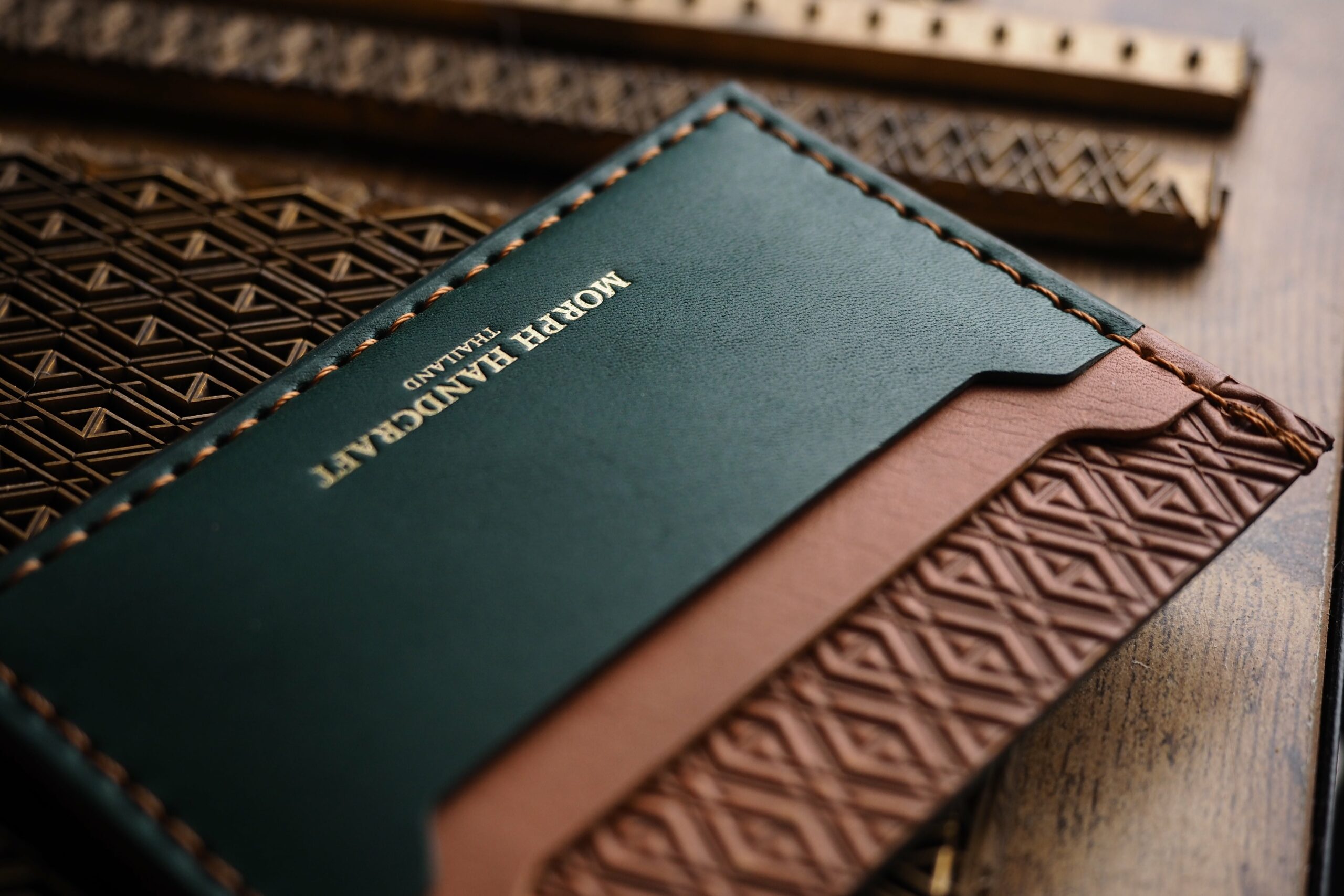 4 Card Slots - Image 7