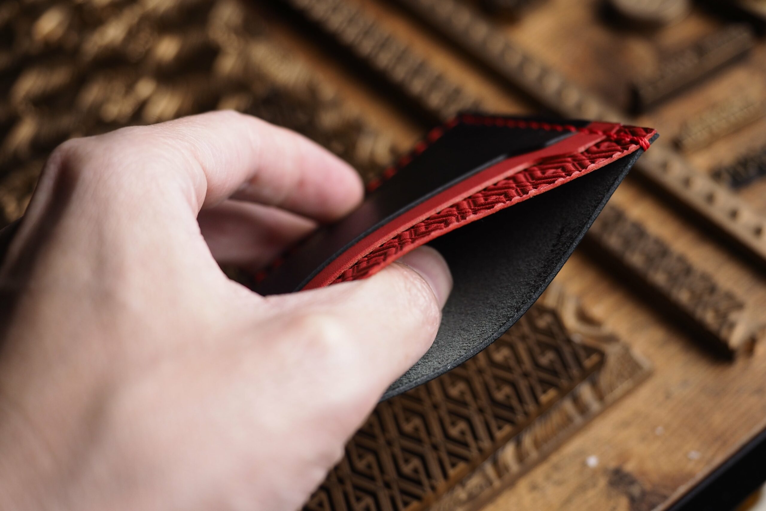 4 Card Slots - Image 10